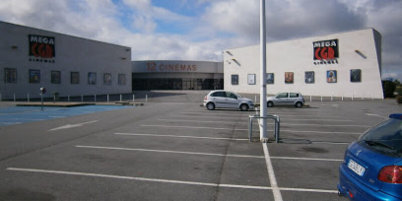 Cinéma Méga CGR Buxerolles