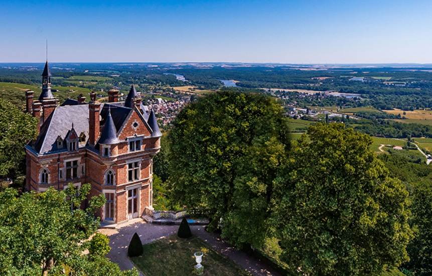 immersion artistique au château de sancerre découvrez vasarely